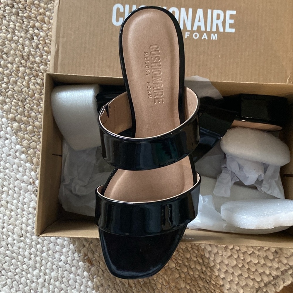 CUSHIONAIRE Women's Nolita low heel slide sandal - Black - Never Worn